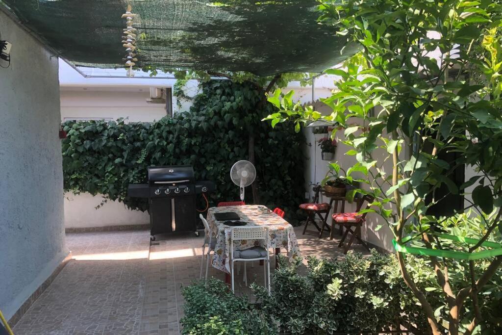 Ανακαινισμενη Μονοκατοικια 125 Τμ Στο Κεντρο Με Κηπο Villa Mesolóngion Dış mekan fotoğraf